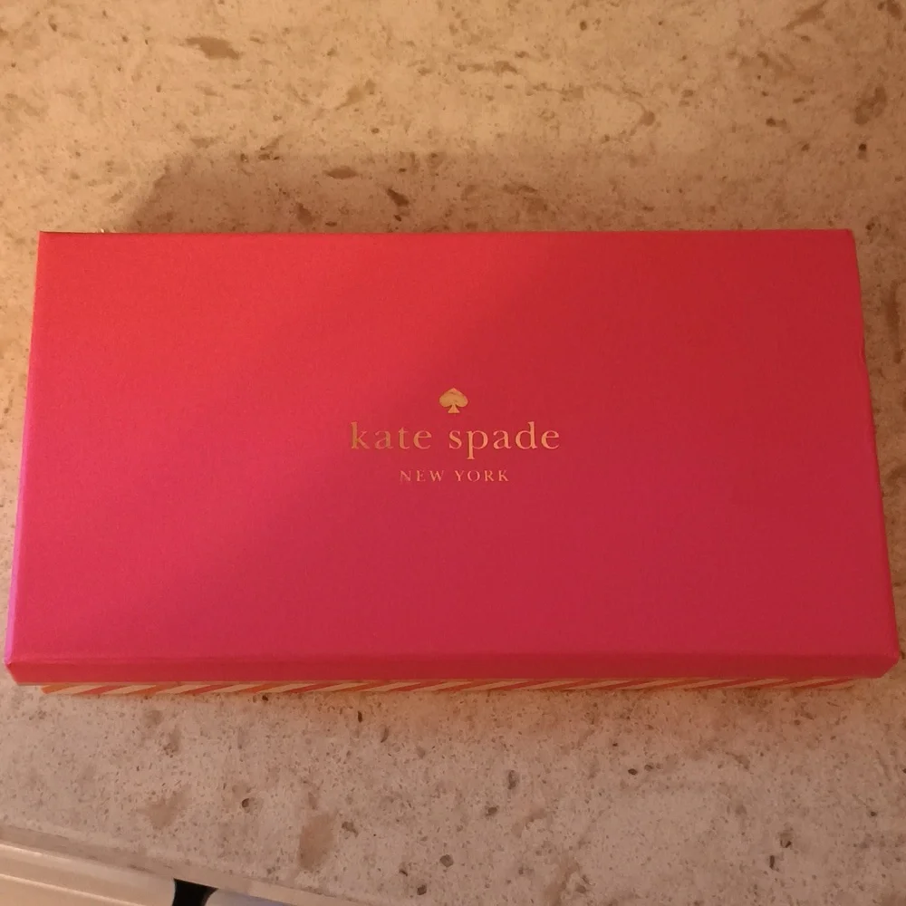 New With Box Kate Spade Vibrant Pink Wallet 